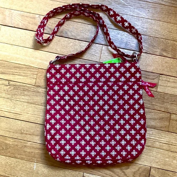 Vera Bradley Indiana University Triple Zip Hipster Purse NWT $90 Crossbody Bag - Picture 8 of 8